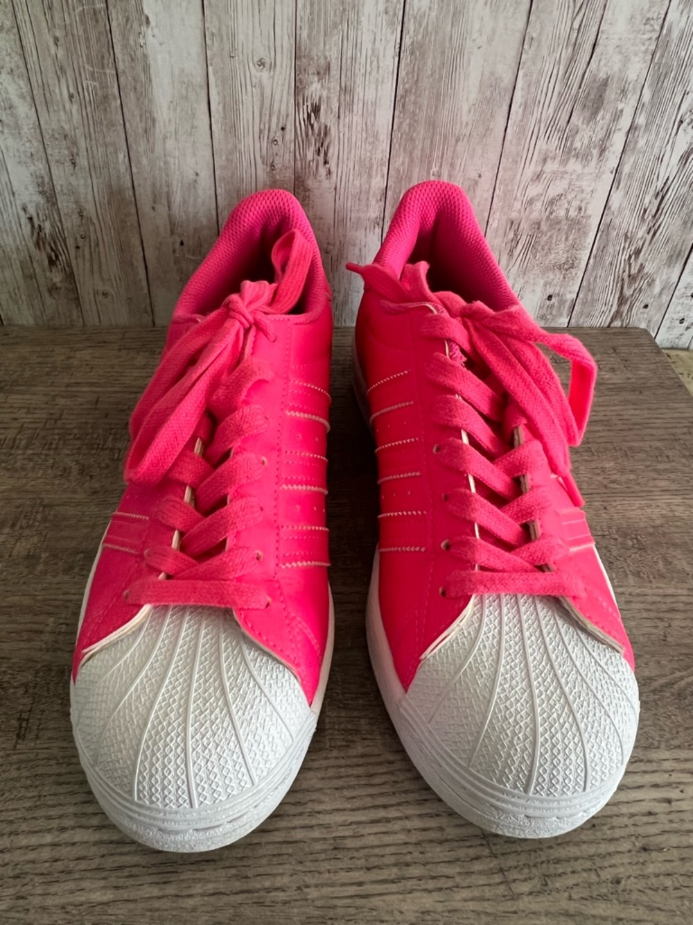 adidas Superstar Women's Bright Sonic  Pink Lace-Up Sneakers Size 40 M7, W9 - Picture 3 of 7